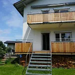 Haus Mit 6 Schlafzimmer, Pool Und Grossem Garten