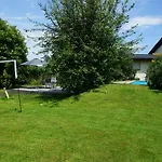 Haus Mit 6 Schlafzimmer, Pool Und Grossem Garten Appartement *
