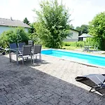 Haus Mit 6 Schlafzimmer, Pool Und Grossem Garten Mader