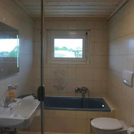 Haus Mit 6 Schlafzimmer, Pool Und Grossem Garten * Mader