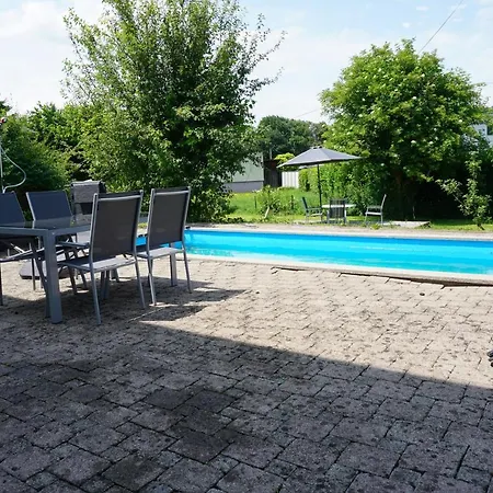Haus Mit 6 Schlafzimmer, Pool Und Grossem Garten Mader