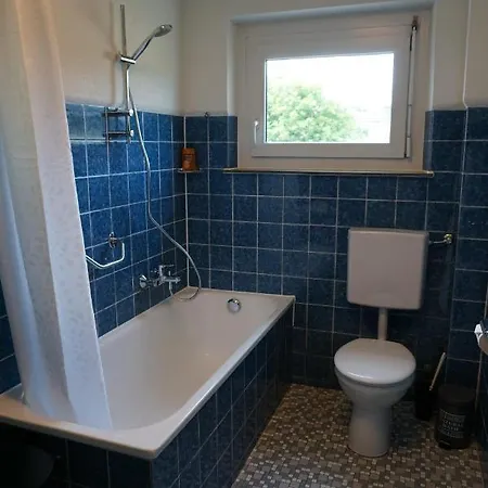 Haus Mit 6 Schlafzimmer, Pool Und Grossem Garten Mader