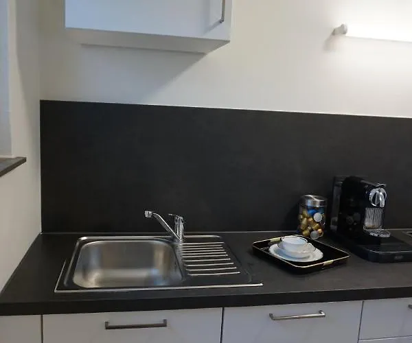 Haus Mit 6 Schlafzimmer, Pool Und Grossem Garten * Mader