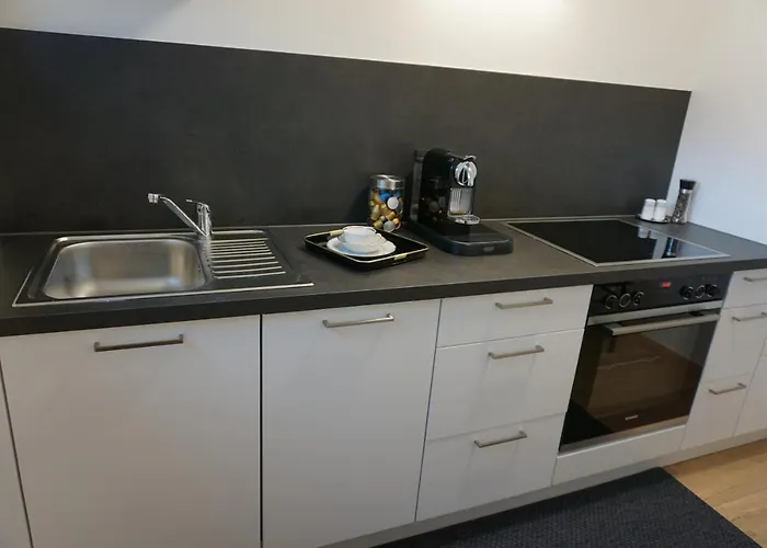 Haus Mit 6 Schlafzimmer, Pool Und Grossem Garten * Mader