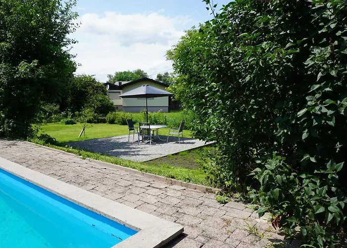 Haus Mit 6 Schlafzimmer, Pool Und Grossem Garten Apartment *