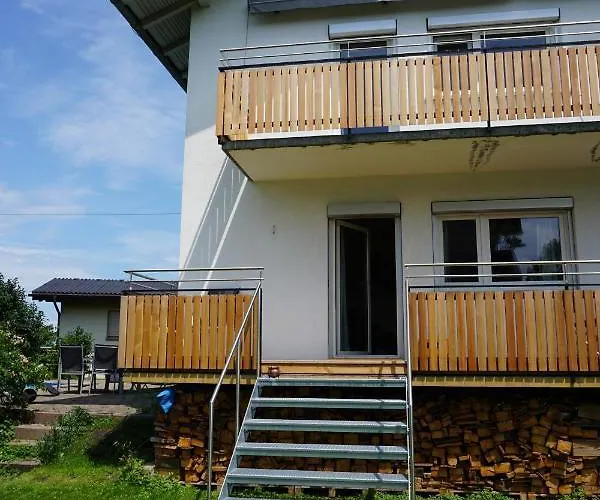 Haus Mit 6 Schlafzimmer, Pool Und Grossem Garten