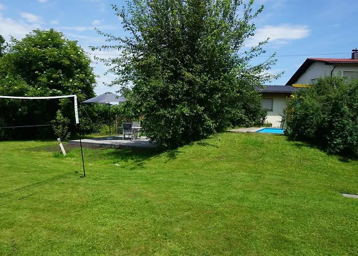 Haus Mit 6 Schlafzimmer, Pool Und Grossem Garten Apartment *