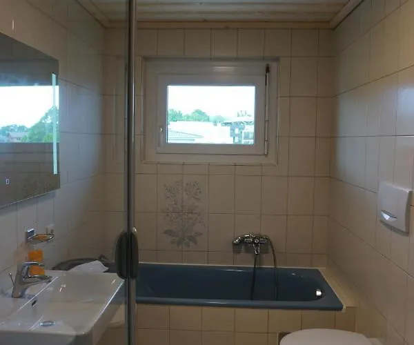 Haus Mit 6 Schlafzimmer, Pool Und Grossem Garten * Mader