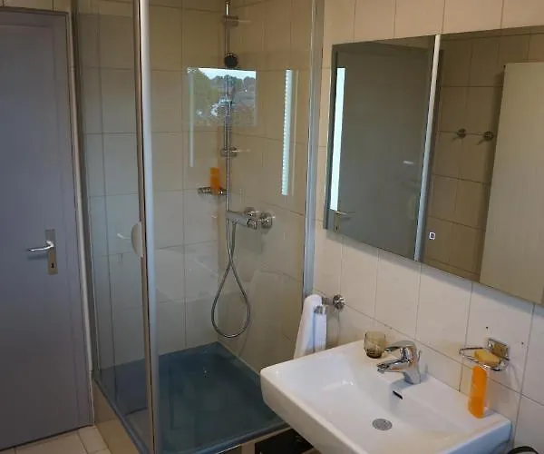 Haus Mit 6 Schlafzimmer, Pool Und Grossem Garten Mader