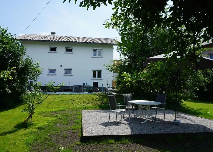 Haus Mit 6 Schlafzimmer, Pool Und Grossem Garten Mader