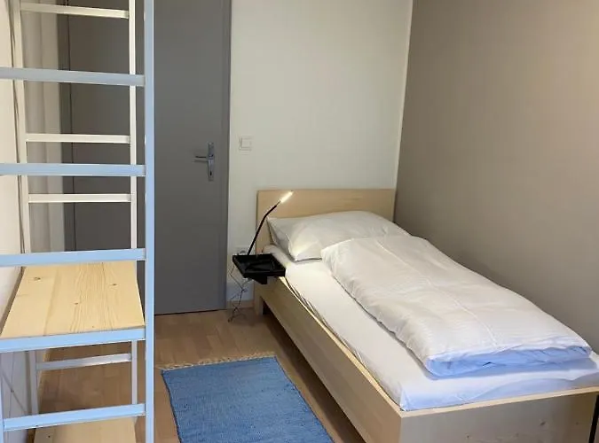 Haus Mit 6 Schlafzimmer, Pool Und Grossem Garten Mader